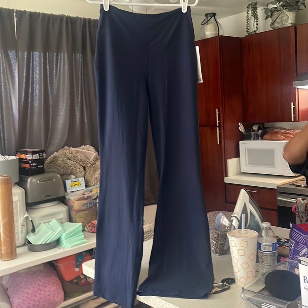 BNWT Lululemon so 10